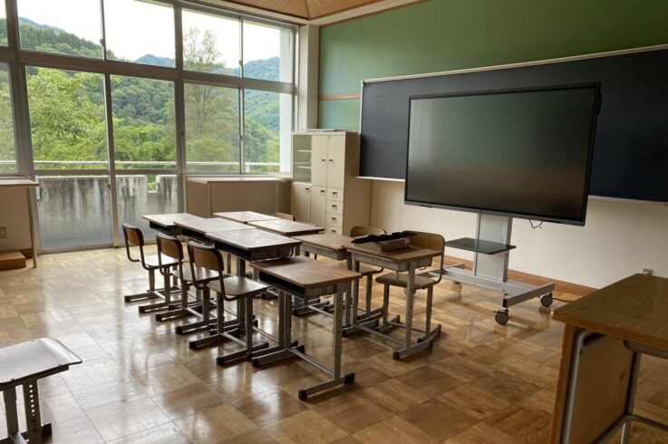 富山県 KOTELO（旧立山芦峅小学校）オンライン会議設備